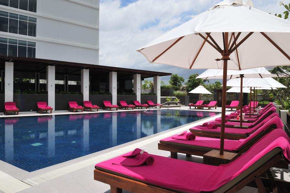 Amaranth Suvarnabhumi Hotel Bangkok Luaran gambar The pool at the hotel