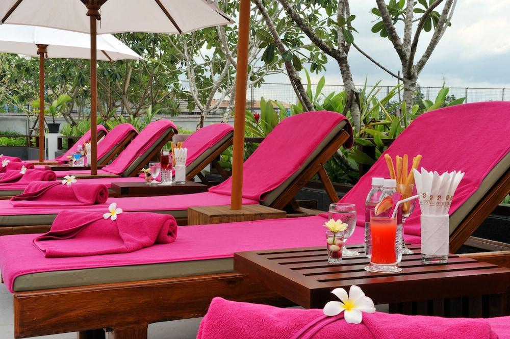 Amaranth Suvarnabhumi Hotel Bangkok Luaran gambar Pool at the hotel