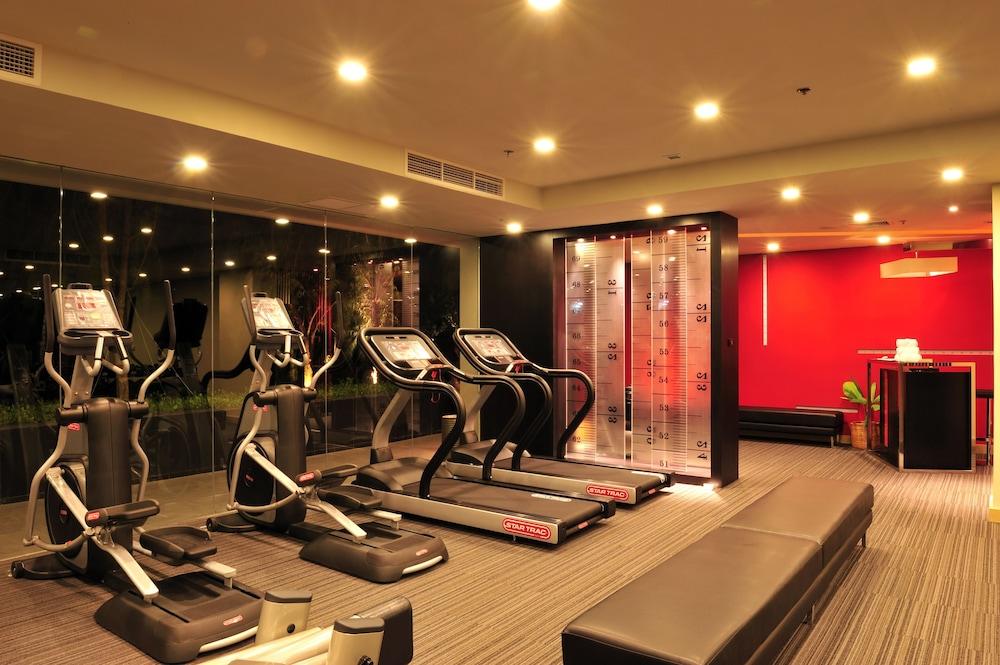 Amaranth Suvarnabhumi Hotel Bangkok Luaran gambar The gym at the hotel