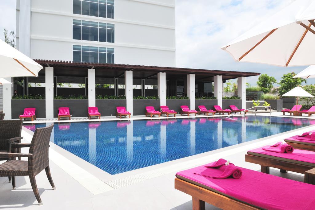 Amaranth Suvarnabhumi Hotel Bangkok Luaran gambar Pool at the hotel